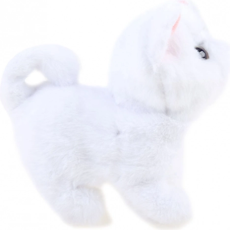 Walks and moves like a real kitten