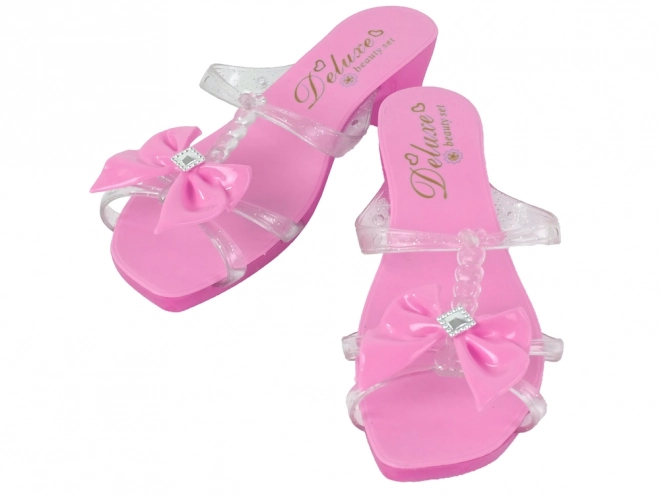 Schoonheid set met slofjes, handtas en roze haarspeldjes