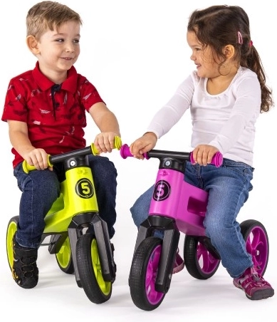 Deux modes de conduite en un : du tricycle à la draisienne d’équilibre