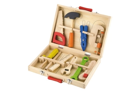 Outils en bois dans une mallette