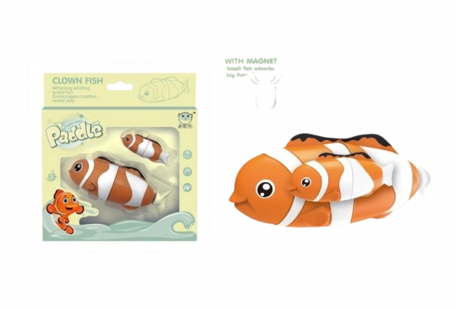 Visje Nemo met jong voor in het water