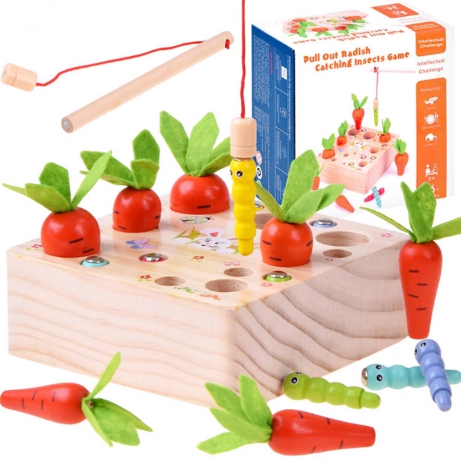 Houten spel met worteltjes en wormpjes