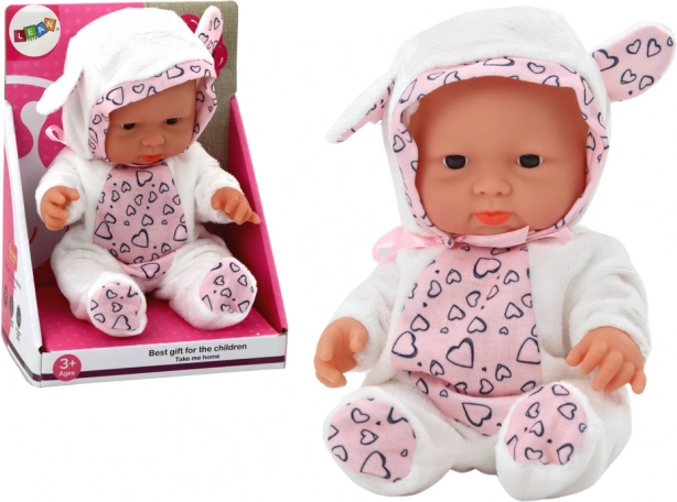 Kleine babypop in witte outfit met capuchon en oortjes