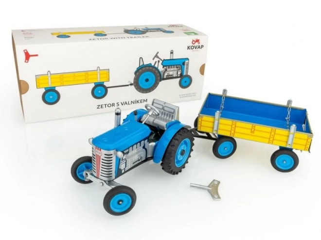Tractor Zetor met aanhanger rood op sleutel metaal 28cm Kovap in doos