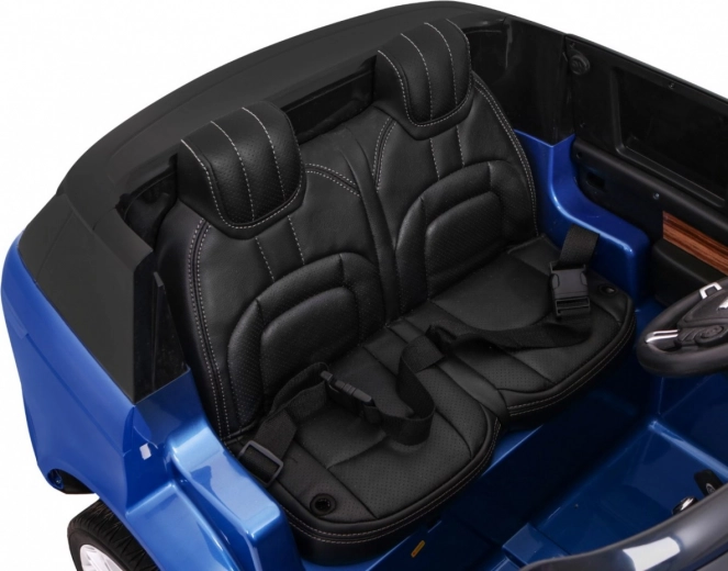 Two comfortable seats and seat belts