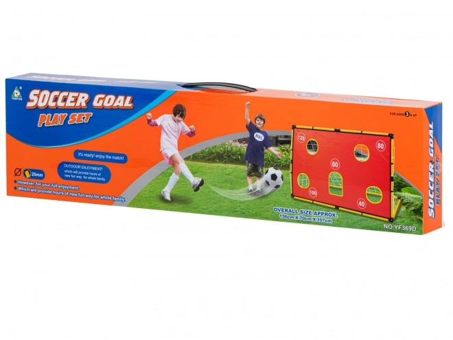 Trainingsdoel voor voetbal met geplande doelzeilen en bal