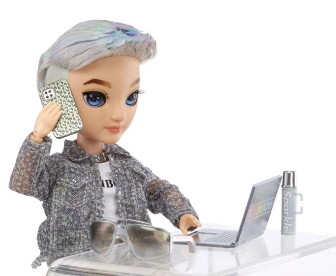 Accessories for modern stories