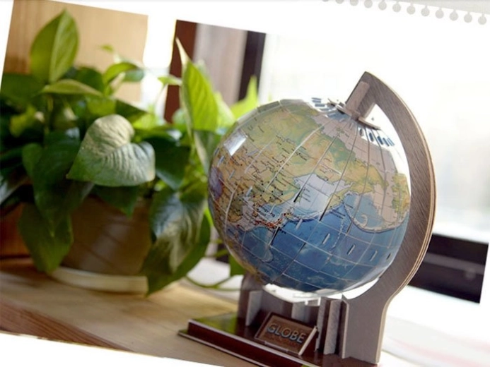 Stylish desk decoration