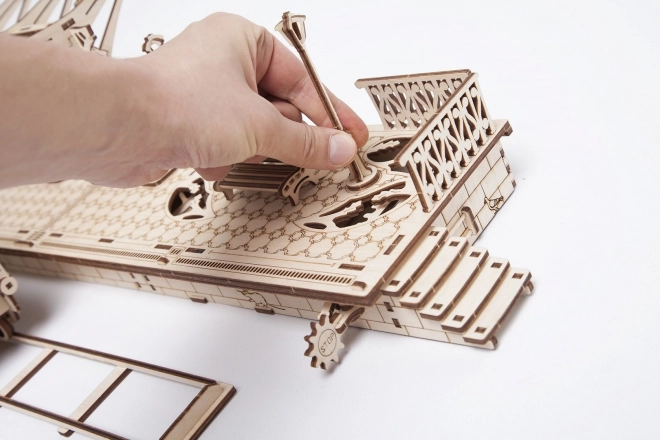 Ugears 3D puzzel - Station 196 delen