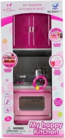 Keukenblok met oven en plastic servies