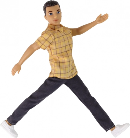 Movable limbs for realistic play