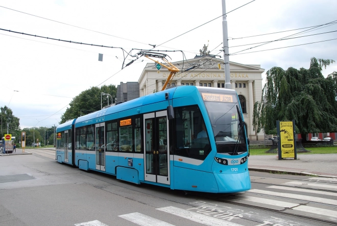 Moderne metalen tram DPO Ostrava 23 cm