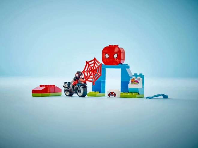 LEGO DUPLO Spidey en Avonturen op de motorfiets