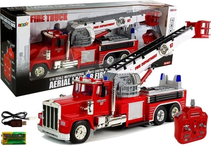 Brandweerauto 60 cm met uitschuifbare, draaibare ladder R/C sirene en lichten