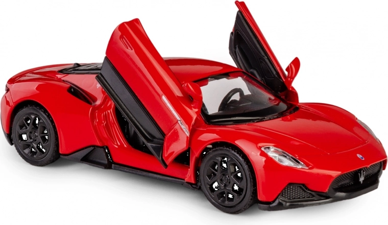 Opendeuren en uitgewerkte interieur