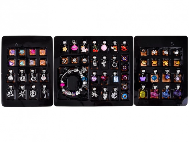 Set voor het maken van armbanden met bedels en kralen