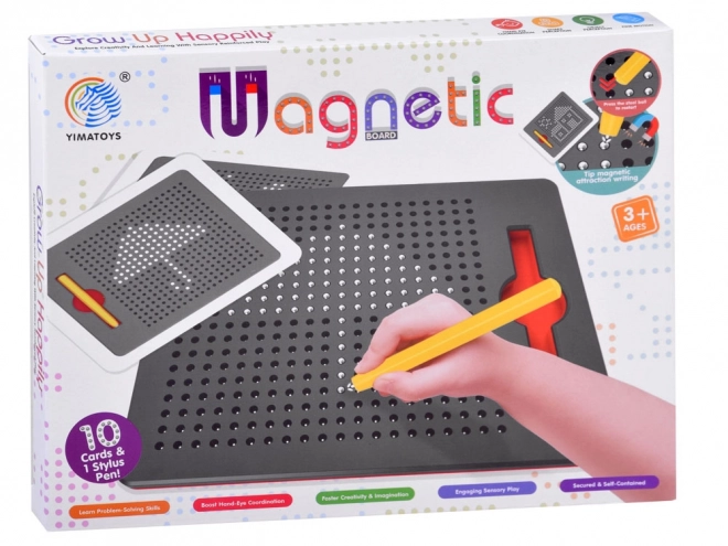Creatief bord met magnetische bolletjes