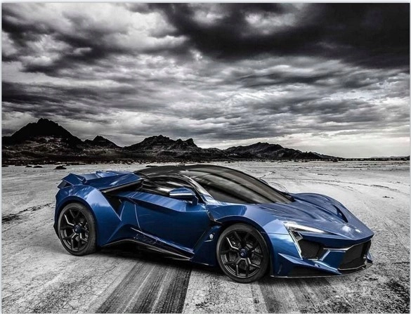 Stylish FENYR SUPERSport motif