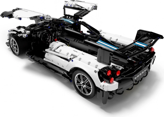 Pagani Huayra Scale Model by Rastar 1:8