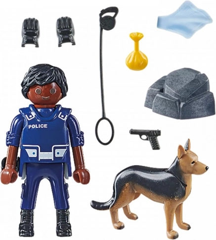 Realistic accessories for action-packed play