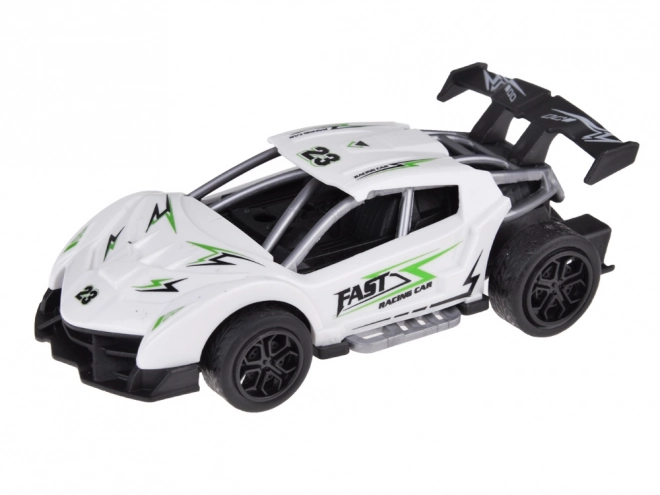Voiture tout-terrain avec remorque et voiture de sport