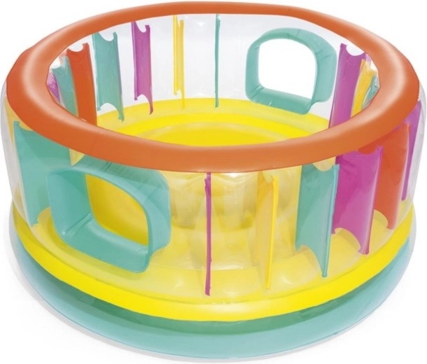 Parois tout autour et fenêtres pour un jeu sécurisé