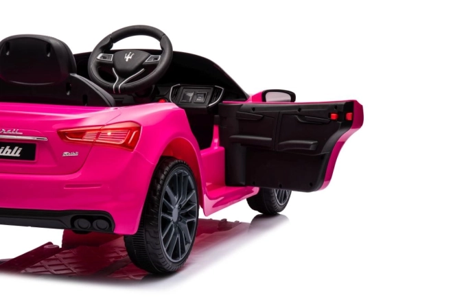 Accu auto Maserati Ghibli roze