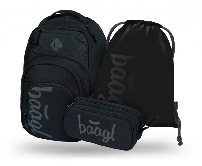 Baagl Set mit drei schwarzen Produkten: Rucksack, Federmäppchen und Beutel
