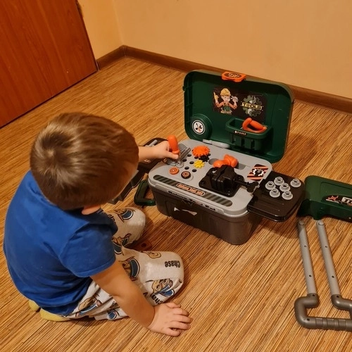 Kindergereedschapskist met gereedschap en koffer