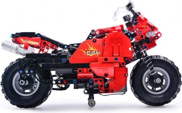 484 pieces for a realistic model