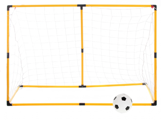 Trainingsdoel voor voetbal met geplande doelzeilen en bal