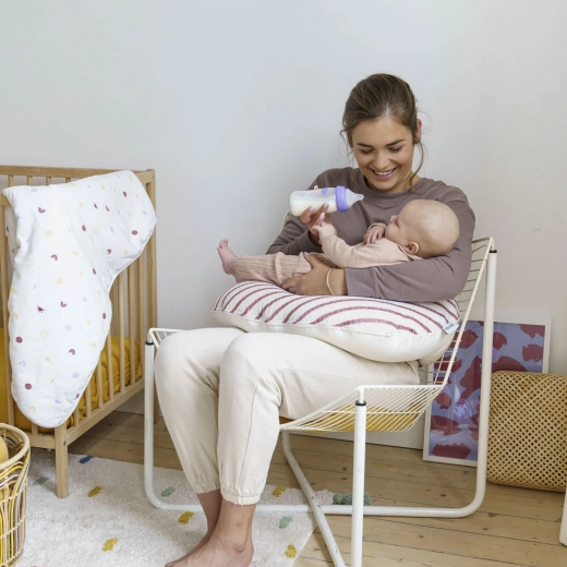 Soutien ergonomique pour l’allaitement et le biberon