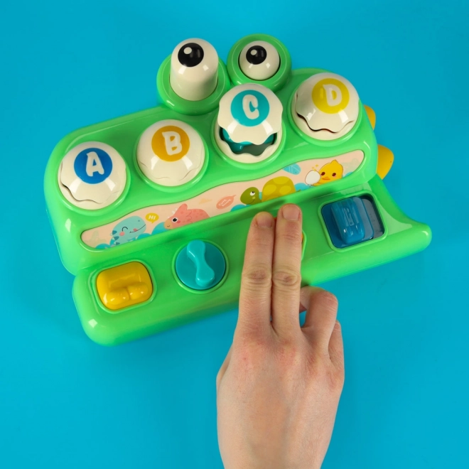 Interaktives Spiel mit Hammer Krokodil für Kinder ab 18 Monaten