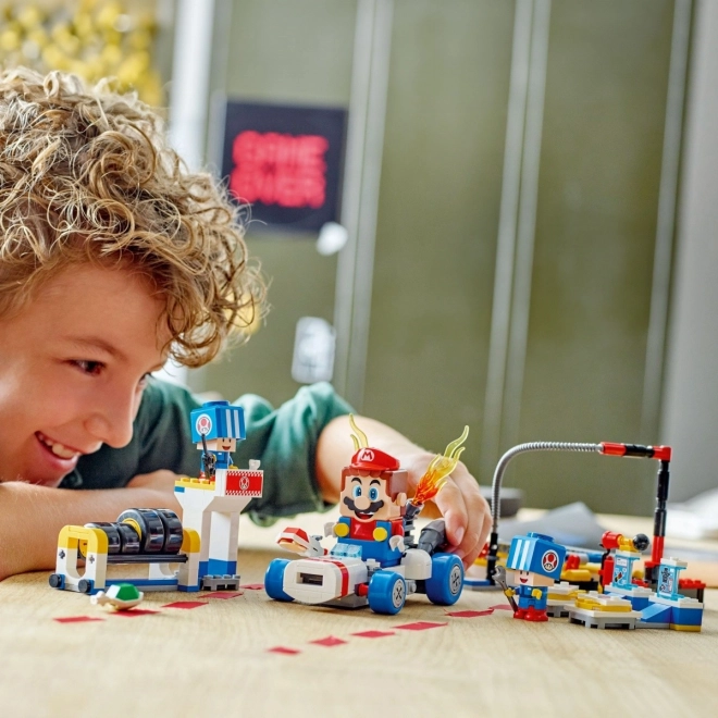 LEGO Super Mario: Mario Kart - Toad en zijn garage