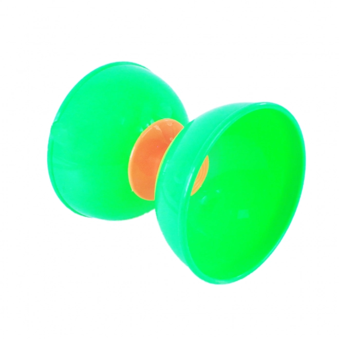 Diabolo speelgoed met groene plastic bekers en houten stokken