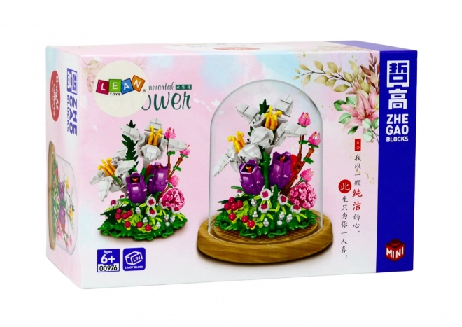 Bloemige bouwsets in glazen vitrine