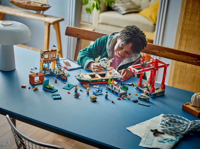 8 minifigures and lots of accessories