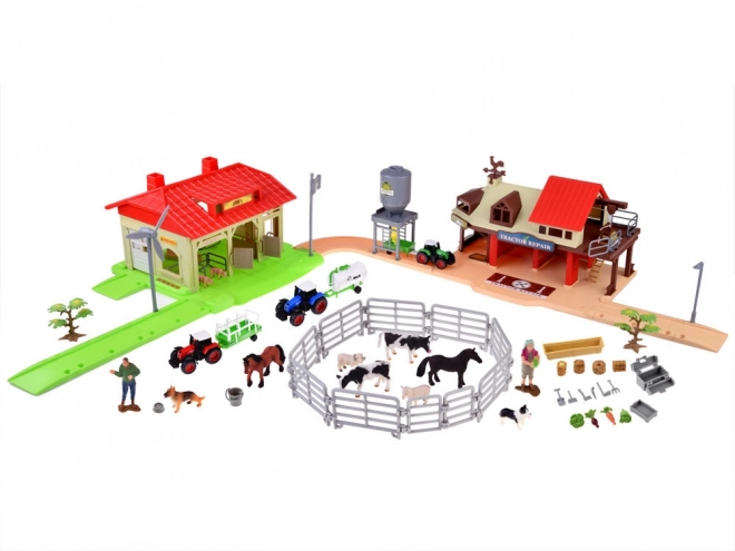 Mega grote boerderij met tractoren en dieren