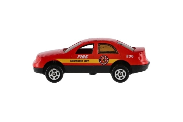 Voiture en métal 7cm dans une boîte