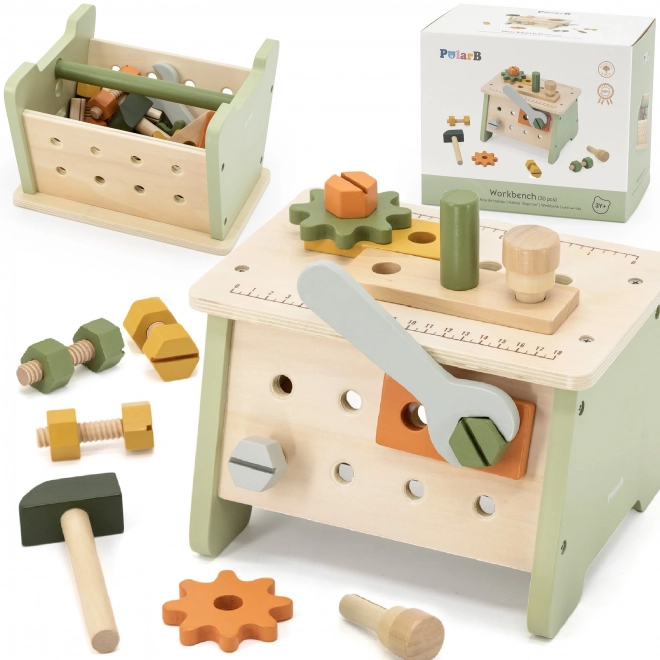 Houten werkbank met gereedschap