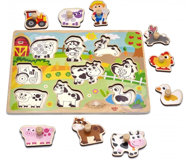 Woopie Green wooden peg puzzle farm with knobs