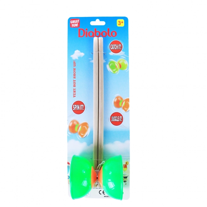 Diabolo speelgoed met groene plastic bekers en houten stokken