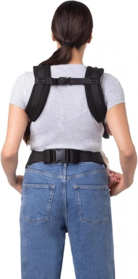 Parent comfort: wide lumbar belt and padded straps