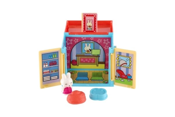 Maison en plastique avec un animal de compagnie