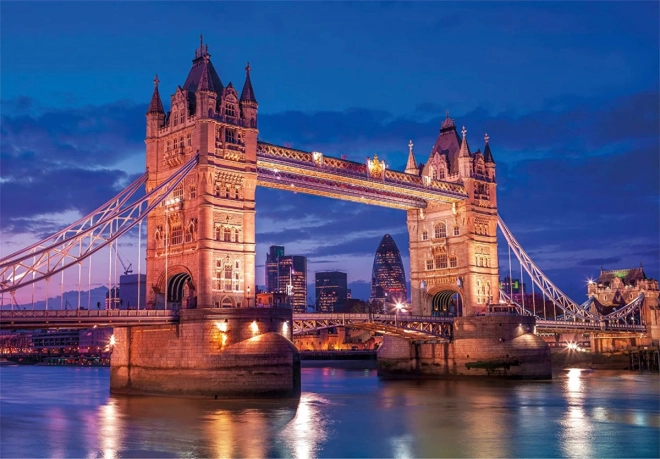 Impressive Tower Bridge motif