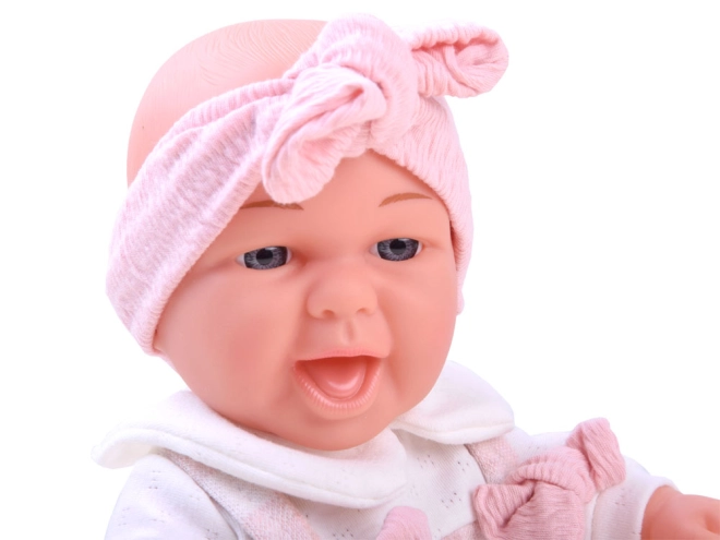 Realistische baby met glimlach