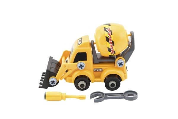 Screwable construction machine with plastic accessories
