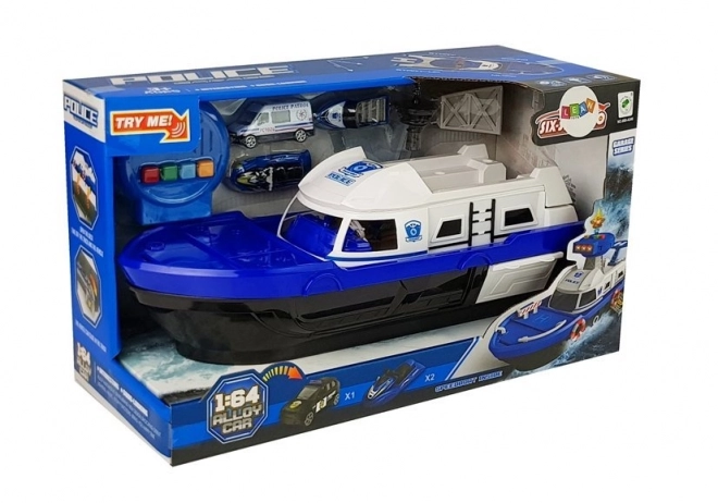 Bateau de transport de police avec voitures, avec son et lumières