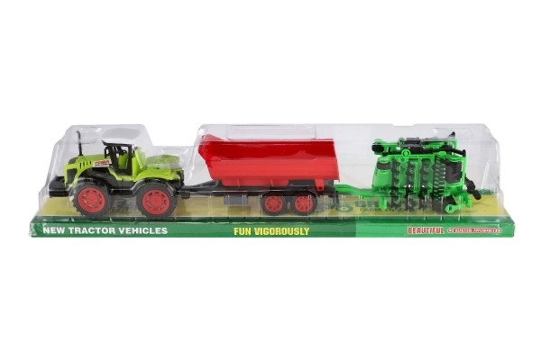 Tractor met aanhanger en hekken