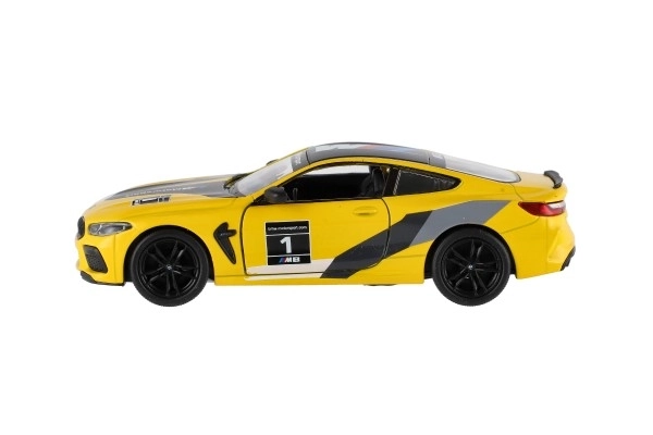 Auto Kinsmart BMW M8 Competition Coupé 1:38 metaal/plastic 12,5cm 4 kleuren met terugtrekmechanisme 12 stuks in doos